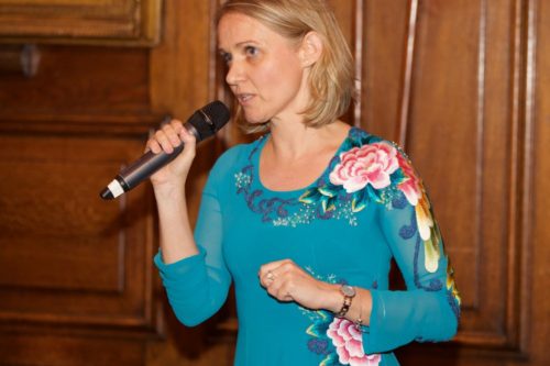 Image of Madelon speaking at Save the Rhino annual dinner
